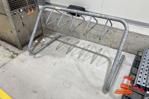 178 · GALVANISED BIKE RACK. 5 STATION. APPROX 1500MM