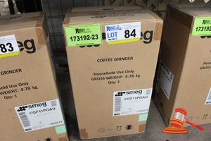 84 · 1 X SMEG COFFEE GRINDER, MODEL: CGF11PGAU, GROSS WEIGHT: 4.78 KG (POSS UNUSED, BOXED)