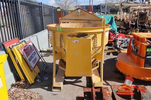 1 X Eastwest Engineering Concrete Kibble, Model: Ckm10, Volume: 2m³ (Some Marks / Paint Wear)