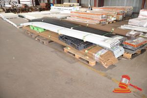 Perma Timber Wpc Composite Cladding. Tasmanian Oak Finish - Castellated Profile. Easy Install, Maintenance Free. 15 X 200 X 5400mm (Approx 16.20m2). Unused. Some Ends And Edges Damaged