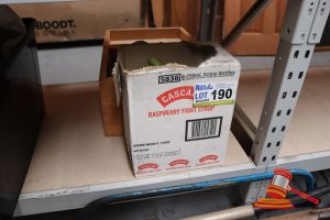 190 · BUNDLE OF ASSORTED ITEMS INCLUDING: HOSE HEAD, CONNECTORS ETC