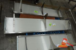21 · S/S WALL SHELF 1800