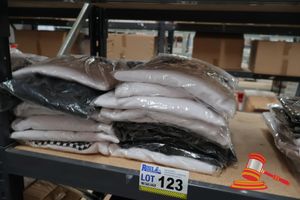 Bundle Of White And Black Chefs Polo, 3xl