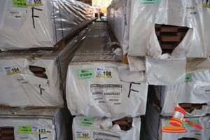 108 · PACK OF KARRI SKIP DRESSED, FEATURE, 100mm x 25mm, LM 408, TRANSPORT DIMS PACK SIZE 5.4MT x 500 x 500 (PACK# 320025381)
