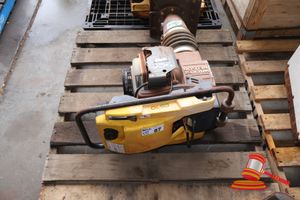 87 · 1 X WACKER NEUSON COMPACTOR, MODEL: DS70, SN:11321937, WEIGHT:83KG, APPROX; 280MM W X 280MM D X 920MM H, UNTESTED, SOME MARKS/RUST, (ASSET NO:TE1382)