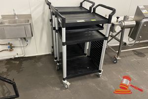 2 X VERDEX MOBILE PLASTIC/ALUMINIUM COMPUTOR WORK STATIONS WITH PULL OUT KEYBOAD DRAWER AND 2 SHELVES. APPROX 660 X 500 X H1180MM
