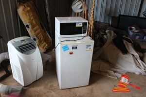 199 · HOME & CO MICROWAVE AND WESTINGHOUSE BAR FRIDGE
