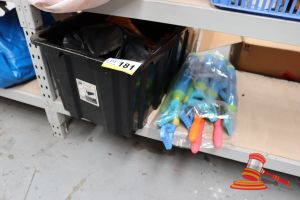 181 · BUNDLE OF ASSORTED POOL ITEMS INCLUDING POOL INFLATABLES