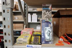135 · BUNDLE WITH HASP & STAPLES, BUTT HINGES, GRIPPER CATCH ETC