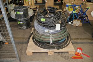 82 · ASSORTED HOSES INCLUDING HI-IMPULSE W.P.225 BAR (3263 PSI) MEETS EN 853-1SN I.D. 1/4", CLEAR PIPE TUBING WITH A METAL COIL, AND VARIOUS OTHERS. ASSORTED SIZES AND LENGTHS.UNUSED. ON A PALLET