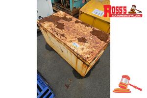 15 · STEEL CRATE - CHAINS AND CHAIN BLOCKS