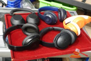 5 X Wireless Headphones, Various Brands And Models, Including Bose, Sony, Beats, Untested