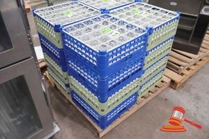 111 · APPROX 100 X WHITE WINE GLASS, STEMMED, COMMERCIAL GRADE, IN 4 x DISHWASHER RACK