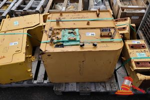 1 X Caterpillar Hydraulic Tank, P/N, Unknown