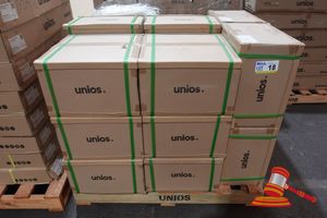 18 · UNIOS EMERALD COMMERCIAL LIGHTING, APPROX 8 X BOXES, INCLUDES: UNIOS EUCR0025.SS40.M 25W ROUND UPLIGHT 316 STAINLESS STEEL 4000K (POSS UNUSED, BOXED, ON A PALLET)