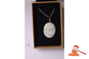 89 · MOONSTONE PENDANT