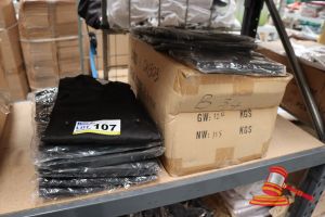107 · BUNDLE OF MEDIUM CHEFS UNIFORMS INCLUDING: 7x BLACK CHEFS JACKETS, BOX OF BLACK APRONS AND 4x T-SHIRTS