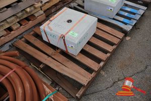 1 X Concrete Counterweight Block, 250 Kg, Approx 550mm W X 630mm D X 270mm H, On A Pallet