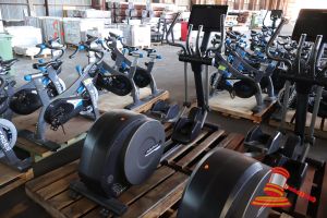 1 X Pulse Fitness Elliptical Cross Trainer, Model: 280gb,S/N; 280g-B05364, Untested, Some Marks, Approx; 570mm W X 2m L X 1.6m H, On A Pallet