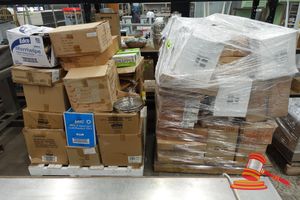26 · 2 x PALLETS CONTAINING ASSORTED KITCHEN AND CATERING SUPPLIES, INCLUDING: SERVING TRAYS, COFFEE POTS, BOWLS, GRATERS, SOUP/PASTA BOWLS, DINNER PLATES, PLATTERS, SUGAR DISPENSERS, SALT/PEPPER SHAKERS. SERVING SPOONS, TRAYS, BRUSHES, JUMBO CARRY BAGS, WIRE BASKETS, BUTTER CURLERS, LEMON ZESTERS, WOOD TRAYS, APRONS, POURERS, FOOD PAN SEAL COVERS, AND LARGE QUANTITY OF MISCELLANEOUS ITEMS (FULL LIST ATTACHED TO LOT).