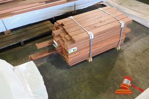 82 · PACK OF JARRAH DECKING FEATURE, 108 LM, 086 x 019, 9.82M2 WITH 9.5mm GAP (PACK NO: 320026211) TRANSPORT DIMS PACK SIZE L900 x W520 x H450,