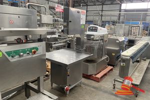 6 · H.T. BARNES BANDSAW. MODEL: MK-1. 1.5KW, 415V. 3PH. STAINLESS STEEL. APPROX; 83CM D X 97CM W X 2M H. NO BLADE. (UNTESTED)