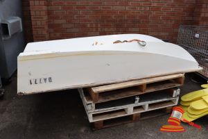 321 · FIBREGLASS DINGY WITH ORES