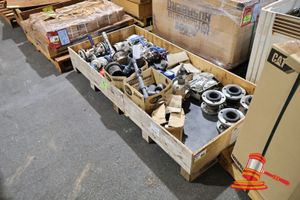 94 · ASSORTED INDUSTRIAL VALVES, PUMPS AND FLANGES, INCLUDES: EPARA ELECTRIC PUMP MODEL: DM01/200 IE3, VARIOUS BALL VALVES, FLANGES, FITTINGS, PVC AND METAL PIPE SECTIONS, ANCHOR BOLTS, PALLET