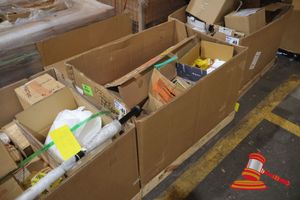 Machinery Parts Includes Cm Seals Part#1372170, Caterpillar Cylinder Cat# 530-6382, Caterpillar Light-Laser Cat#530-6832 Etc (S44#4974647702, Dr# 1681)