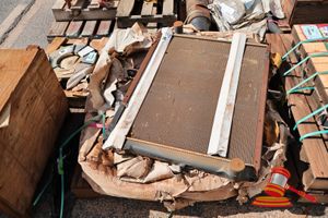 35 · 2 X TOYO RADIATOR FX 2011, (DAMAGED / BENT FINS / PLASTIC BROKEN), ON A PALLET, (B4886635),