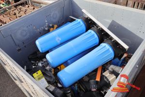 126 · 6 X XSENTIAL WATER FILTER CARTRIDGES, MODEL: XB20, ASSORTED WATER PUMPS, INCLUDES; DAVEY WATER PRESSURE PUMP SYSTEM, MODEL: HM90-08T, WITH TORRIUM2 CONTROLLER, UNTESTED, SOME MARKS, IN A CRATE (NO REF)