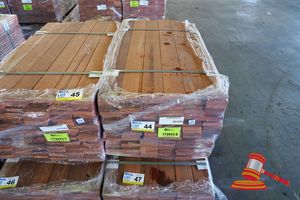 44 · PACK OF JARRAH DECKING 86 x 19 x 900mm, FEATURE, 108 LM, PACK# 320028822, TRANSPORT DIMS - L 950 x H 450 x W 500.