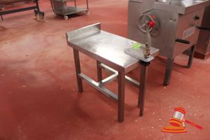 24 · STAINLESS STEEL INFILL BENCH WITH SPLASHBACK AND CAN OPENER. APPROX 720 X 400 X H600MM