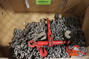 1 x Ratchet Binder and 2 x Chain with Hooks