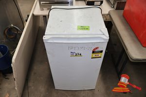 KOGAN UPRIGHT FREEZER, MODEL: KA84WCFREZA, WHITE .240V. APPROX 500 X 500 X H850MM. POOR CONDITION. MOULD PRESENT. MARKS/DENTS UNTESTED