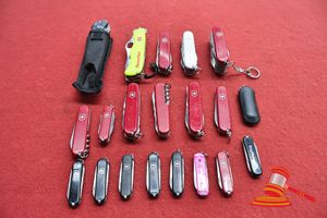 34 · 20 X SWISS AND VICTORNOX POCKET KNIVES