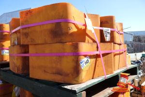 24 X Liner 400x400x250 Sqr Topdeck Beam, L 120 X W 120 X H 70 (Cm) Yellow Polyurethane, Stacked On Pallet (Some Marks), (B2572517)