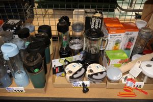 111 · TRAY OF ASSORTED KITCHEN ITEMS INCLUDING 2 X PULL CHOPPERS, 1 X ANKO BLENDER, ELECTRIC GRINDR, 3 X PORTABLE BLENDERS INCLUDING NUTRIBULLET & NINJA, 1 X BLACK& DECKER SLENDER BLENDER. UNTESTED
