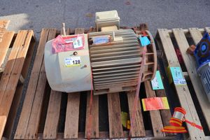 128 · 2014 TOSHIBA 3-PHASE INDUCTION MOTOR, FRAME: D200L, 415V, 30.5A, 15KW,50HZ, SN:145274829, PREMIUM EFFICIENCY, UNTESTED (SOME MARKS), ON A PALLET (S44#4974990022/A, DR# 1756, YANDI)