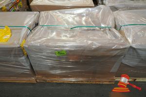 24 · APPROX 22, CATERPILLAR 629-1489 DOOR SEALS, IN A PALLET