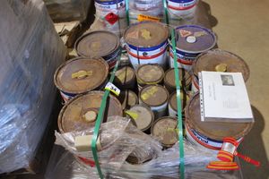 34 · ALL INTERTHANE - APPROX 6X 20L 870 PART A, 1X 870 PART A SHAMROCK, 2X 4L 870 PART A LIGHT BASE, 3X 4L 870 PART A YELLOW, 3X 870 BASE ULTRA DEEP, NOTE - INSPECTION REQUIRED, SOME TINS MAYBE PART FULL (DN26-CC-06)