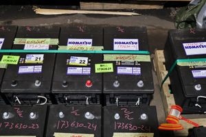 22 · 2 X KOMATSU BATTERY, 12V, 58D0601190, RC 440, CCA(A): 1425, REF.CA @0C; 1755, (UNTESTED), APPROX; 480MM D X 260MM W X 230MM H