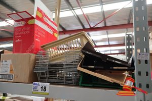18 · BUNDLE OF ORGANISATIONAL TRAYS