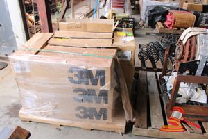 36 · PALLET OF 3M PELTOR EAR MUFFS, APPROX 18 X BOXES, INCLUDES: 3M PELTOR X4P3G 290 EAR MUFFS, VARIOUS OTHERS (POSS UNUSED, BOXED)FX03496359