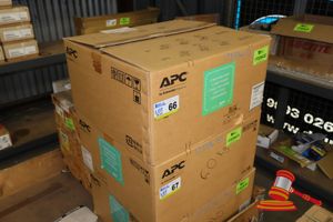 1 X Apc Smart-Ups X 3000, Model: Smx3000hv, Untested (Poss Unused, Boxed)