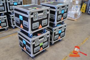 2 · 4 X CHAINMASTER CHAIN HOIST MOBILE ROAD CASE (BLACK) WITH CUSTOM INTERNAL PARTITIONING. USED FOR CHAIN BLOCK/HOIST STORAGE. LAMINATED PLYWOOD CONSTRUCTION. CASE DIMENSIONS 600 X 600 X H580MM. (19/27/32/35)