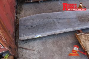 32 · TUA202 - TUART FEATURE AND BETTER GRADE 510-600x35-100mm @5.5m- Rough Sawn Slab