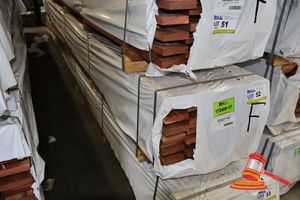 52 · PACK OF JARRAH SKIP DRESSED, FEATURE, 100mm x 25mm, 408LM, PACK SIZE L5.9MT x W550mm x H450mm =900kg, NOTE: RANDOM LENGTHS (PACK# 320027107)