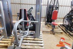 24 · MATRIX VERSA SEATED TRICEPS PRESS - MODEL# VS42P (ASSET# 32)