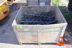77 · APPROX 25 X EARTH AUGER RODS STEEL BLADE WITH METAL WITH SB-45 AND 2B-25 PILOT BITS 2.5 INCH DIAMETER (STORED IN CRATE, POSS UNUSED )